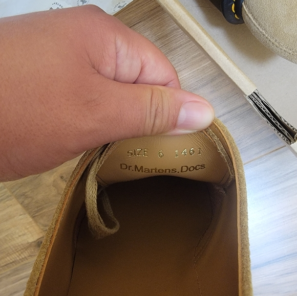 Dr. Martens 1461 MADE IN ENGLAND BUCK SUEDE ALMOND BEIGE MEN SHOES,US 7 - Picture 15 of 15